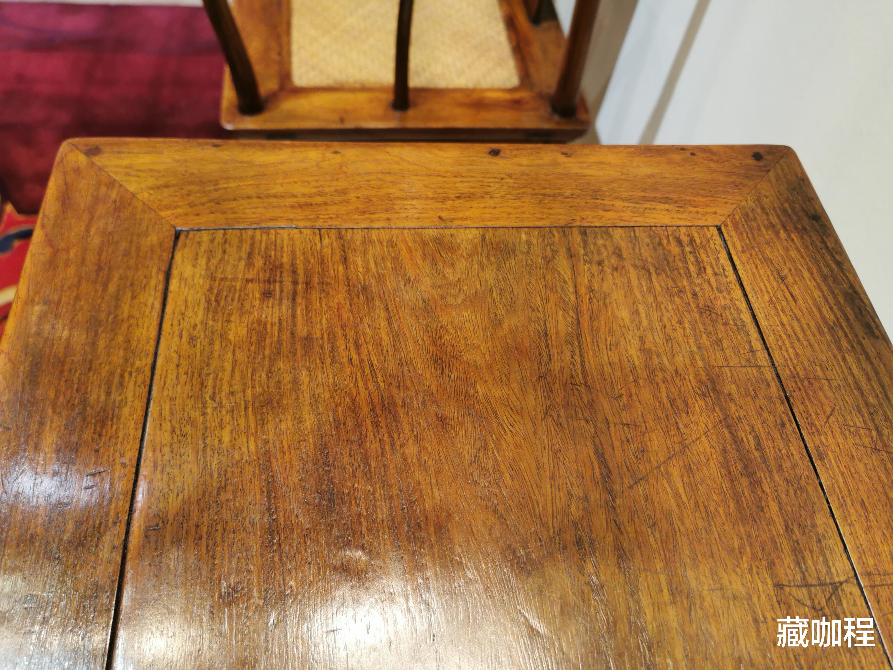 |色泽纯正、纹理漂亮，黄花梨无侧牙案460万成交