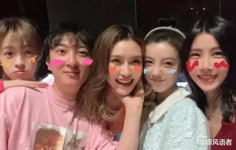 李晨|京圈富豪李晨拥有豪车无数,住在价值九亿的四合院,让六位顶流女星献上芳心