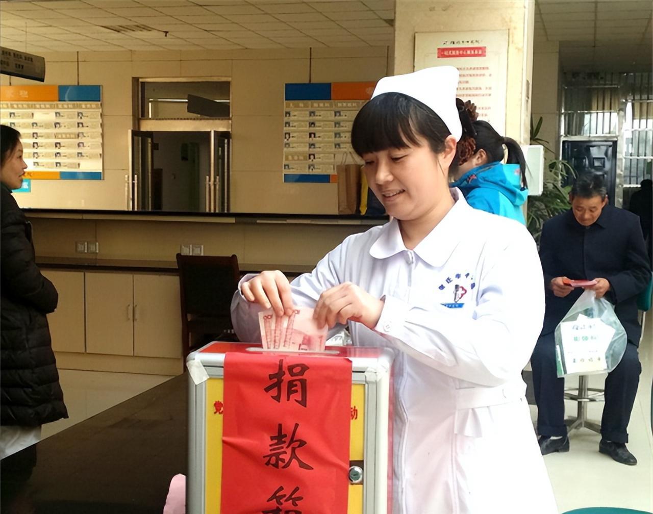 95年东莞殡仪馆一“女尸”离奇复活,11年后来报恩,已经成大画家
