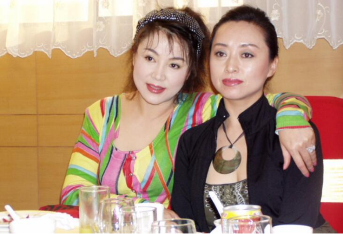 于小慧|演员于小慧:没出月子被迫离家,单亲妈妈35年,风光背后有眼泪