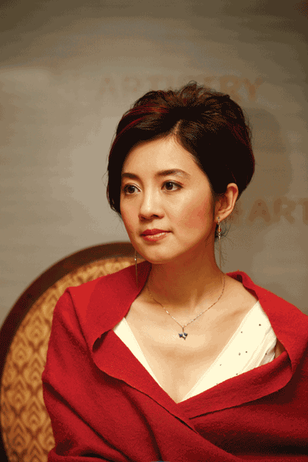 许戈辉|丁健:二婚娶美女主播许戈辉备受争议,在流言蜚语中稳稳地幸福