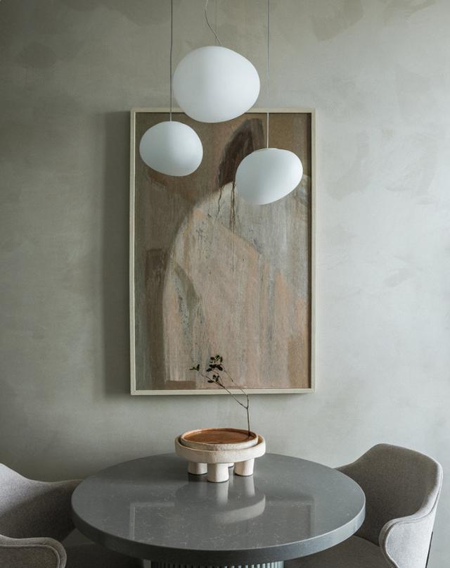 28岁小伙花20万，把35小户型装修成毛坯房，却充满时尚感