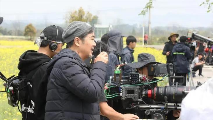 安眠书店|娱乐圈的“灯下黑”：打戏、吻戏，假戏真做，连男演员都深受其害