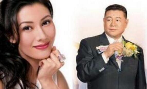 李嘉欣|李嘉欣和姐姐参加闺蜜生日会,穿粉色上衣状态好,颜值碾压众人