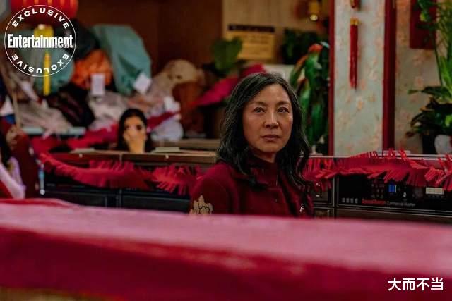 瞬息全宇宙|豆瓣8.8,烂番茄指数97%,《瞬息全宇宙》口碑大爆发