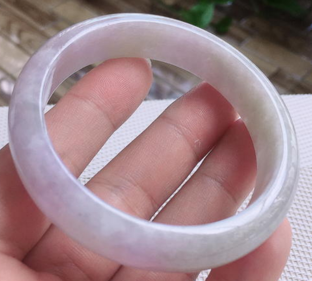 翡翠|想要更好的收藏翡翠，那么就要看重种和色，这样的藏品才有价值