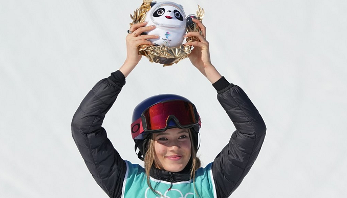 谷爱凌|赚翻了!谷爱凌毫无悬念成冬奥会顶流,27家赞助商豪赌成功