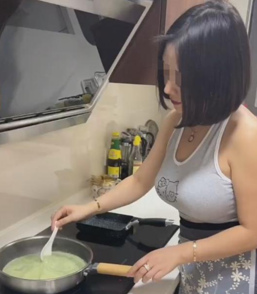 ?8岁持刀叫嚣娃其母意外曝光,看样子就难教孩子谦逊