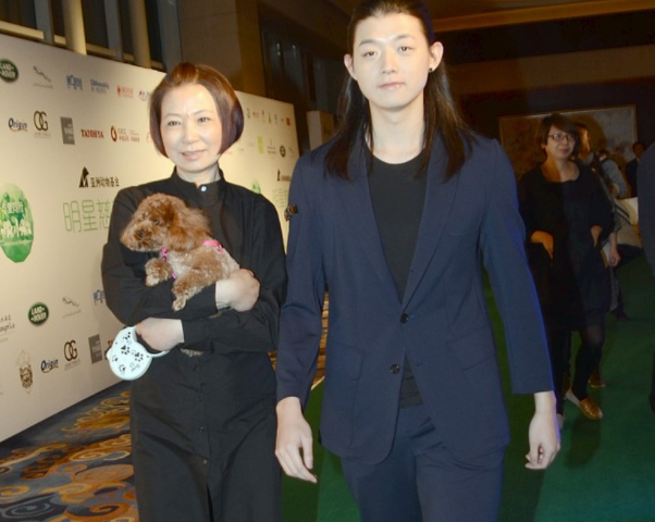 火风|仲小萍与火风离婚28年，儿子自毁前途，让她无比担心