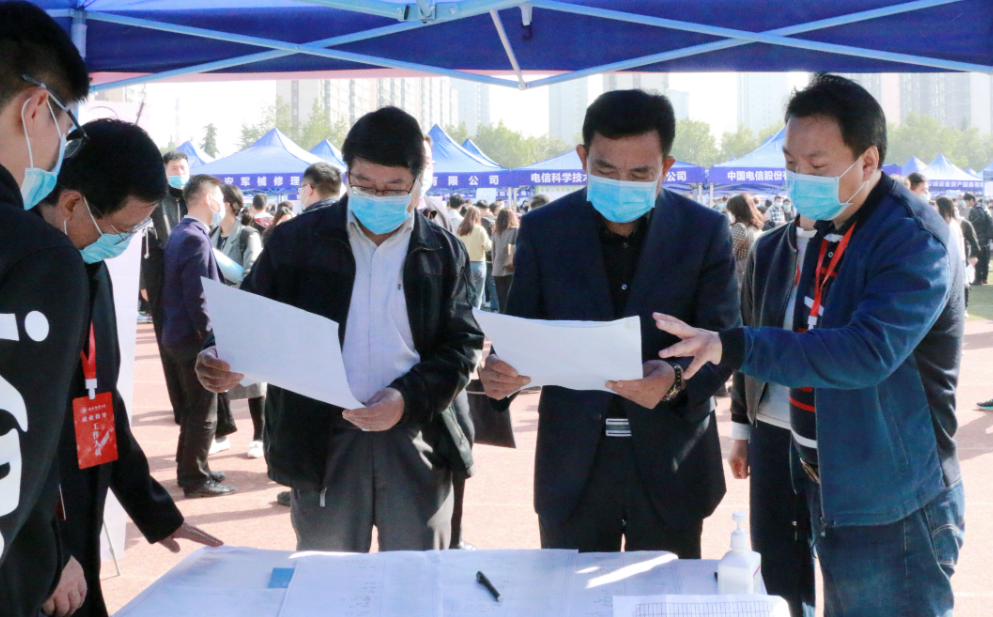 大学生|储殷教授发文：“大学生进厂不丢人”，激怒网友，评论争吵不休