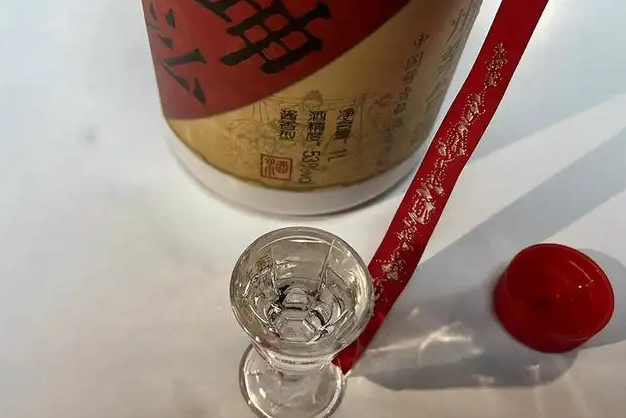贵州3大“失败酒”，明明款款纯粮酿造，为何如今只能在超市货架上积灰
