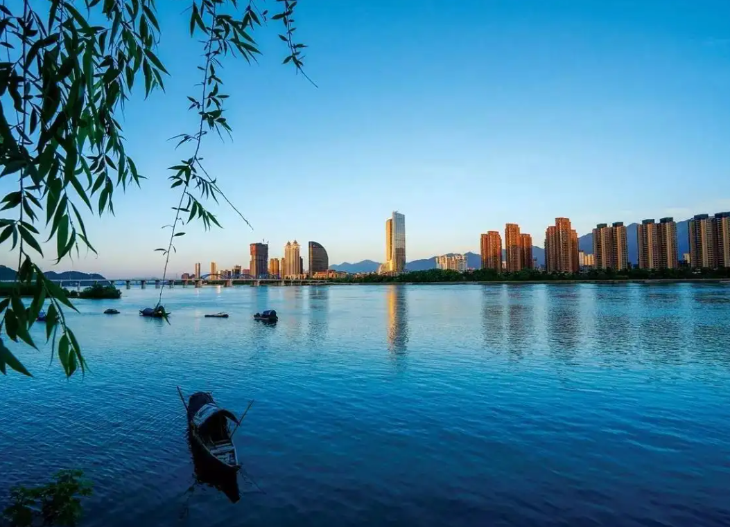 美丽|桐庐一个如画般美丽的地方，这里景色优美，这些景点你知道几个