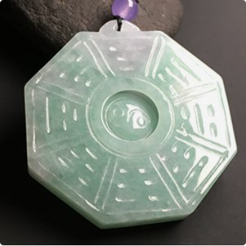 翡翠|太极生两仪，两仪生四象，四象生八卦。这样的翡翠八卦你见过吗？