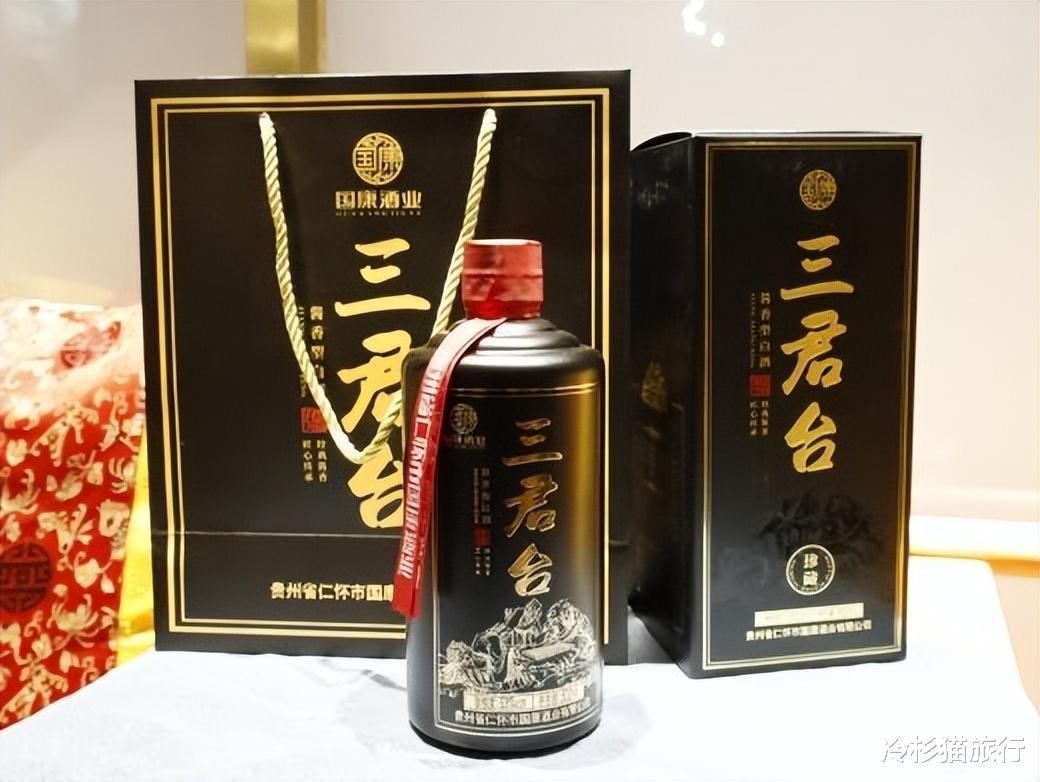 小夫妻两年没吃过一口肉,同事喜宴上过足嘴瘾,同事:太心酸了