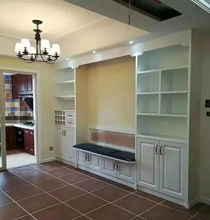 新房刚完工，地砖却被嫌丑，但定制柜是真好！