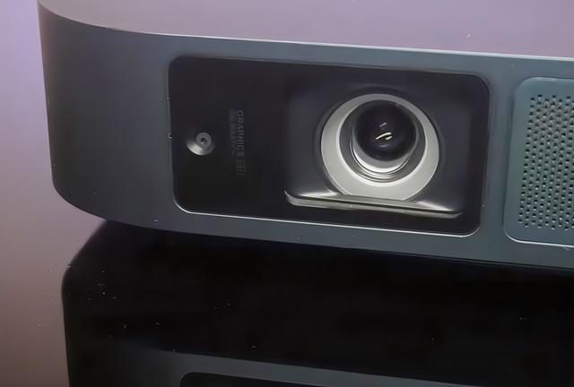 评测|极米Z6X Pro开箱评测!厚度5厘米轻薄小巧