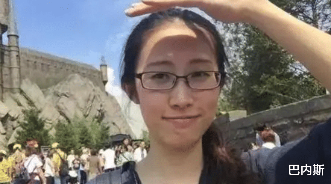 刘暖曦|刘暖曦在过节期间，向死者母亲发送“阖家团圆”，难怪男友要杀她