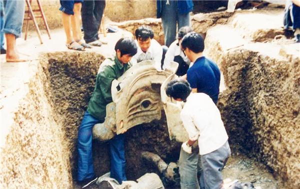 三星堆本可深入研究,为何突然停止挖掘?考古队长:看看挖出的啥