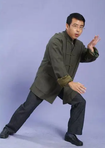 央视|抛妻弃子还胡言乱语,阿丘自己把自己的事业毁的一塌糊涂