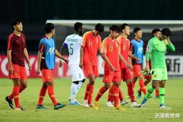 |凌晨3点！中国球员最新言论引爆争议，球迷痛骂：你们不配拿高薪
