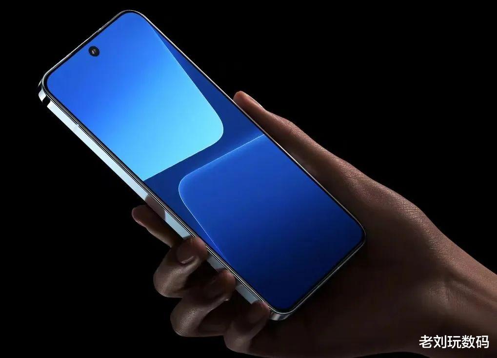 小米科技|便宜了600块！一加11的产品力能和小米13相比吗？