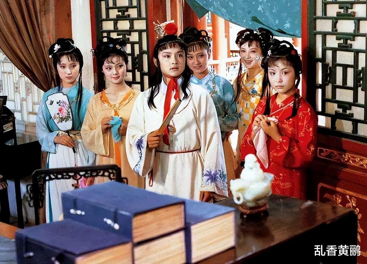 王熙凤|王扶林说,我们的服装是很靓的,特别是王熙凤那套,简直太漂亮了