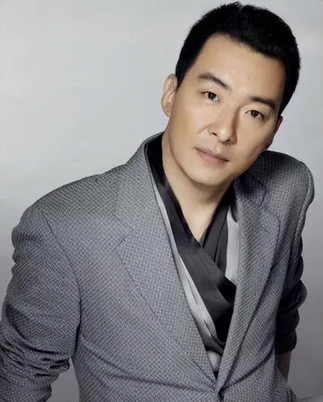 中国好声音|演员郝平:两次被中戏拒绝,娶了白富美为妻,感恩岳父的伟大