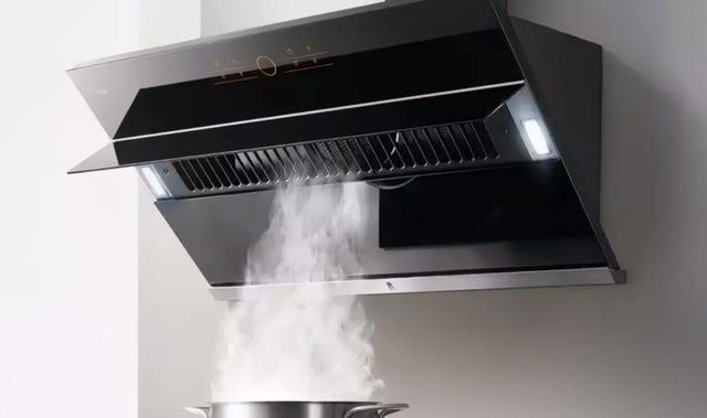 做饭也要戴口罩吗?厨房PM2.5了解一下,抽油烟机一定要打开