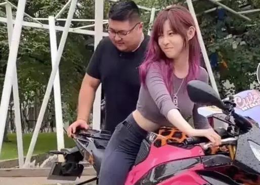 |痞幼新作品被“聂小雨”刷屏,本人出面回应,网友:前者魅力更大