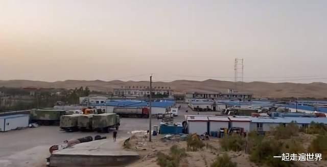 新疆维吾尔自治区|中国第一大沙漠中，藏着一座小镇，人口只有2万余人