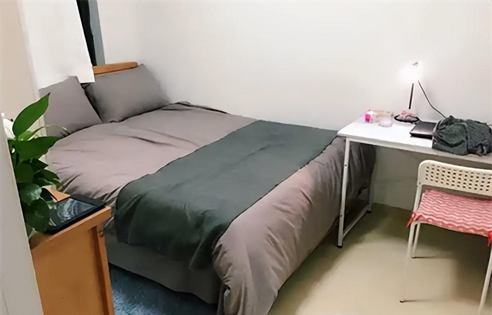 案件:郑州男子洗澡时触电身亡,家属起诉房东索赔百万,法院判了