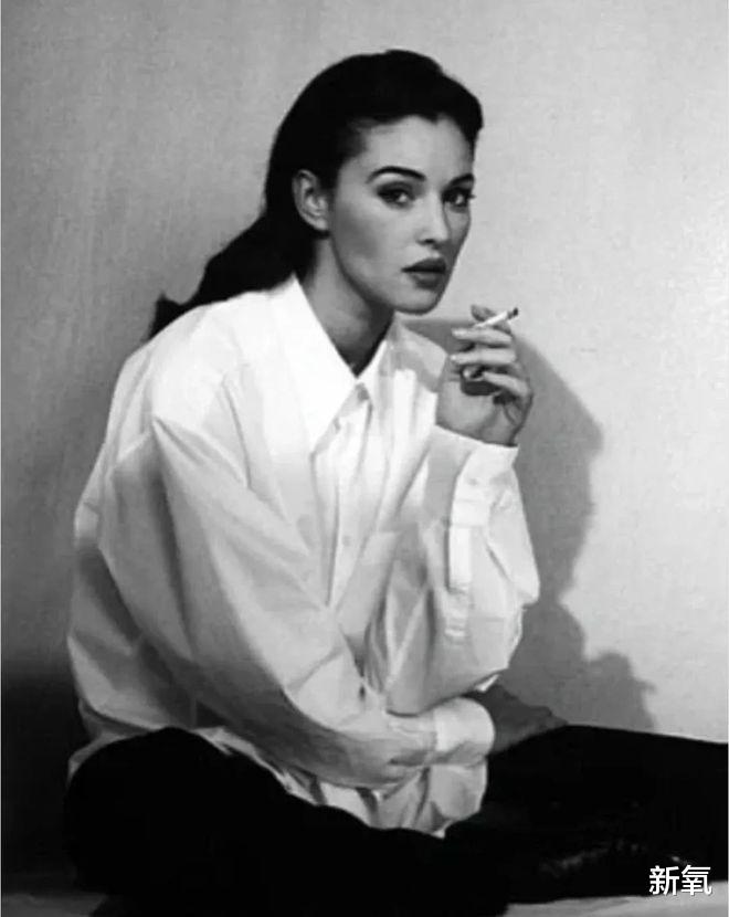 穿衣搭配|职场穿搭美学到底怎么选？从色彩与硬软件入手，我们也可以拥有！