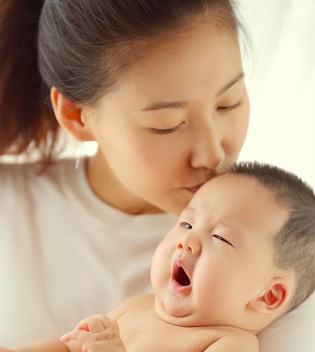 高露|演员高露：中年翻红，嫁直男圈外丈夫，婚后儿女双全幸福美满