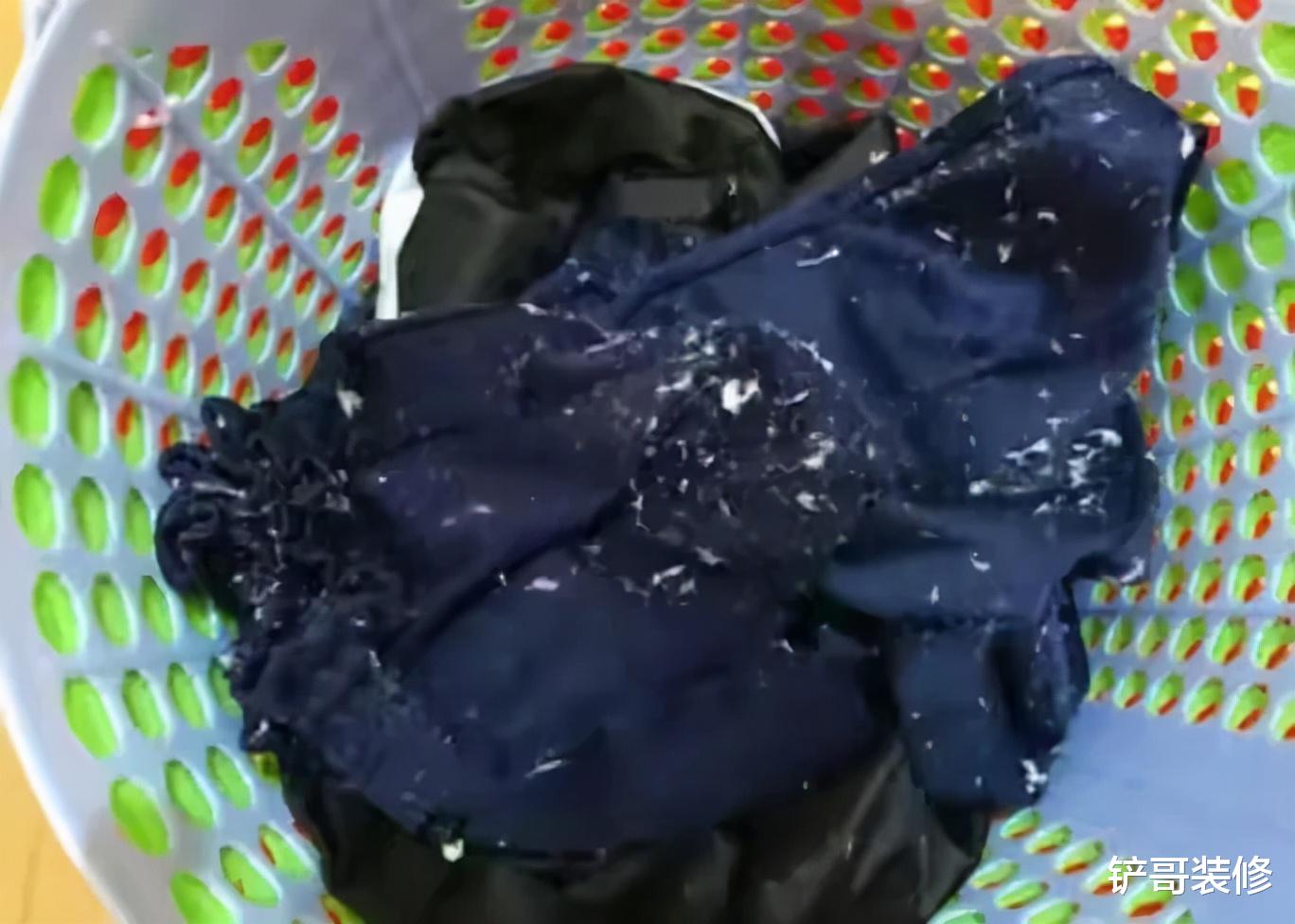 洗衣服直接倒洗衣液?错!教你几招,衣服洗完跟新买的一样