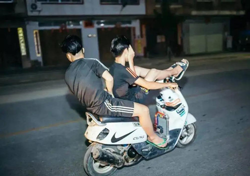 回顾 15岁少年偷车后出车祸身亡,家属向同伙索赔20万,法院判了