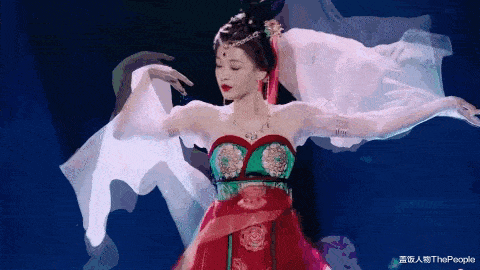 古装剧|关晓彤从被嘲到出圈，杨紫弃清淡变惊艳，古装剧造型还没综艺强？