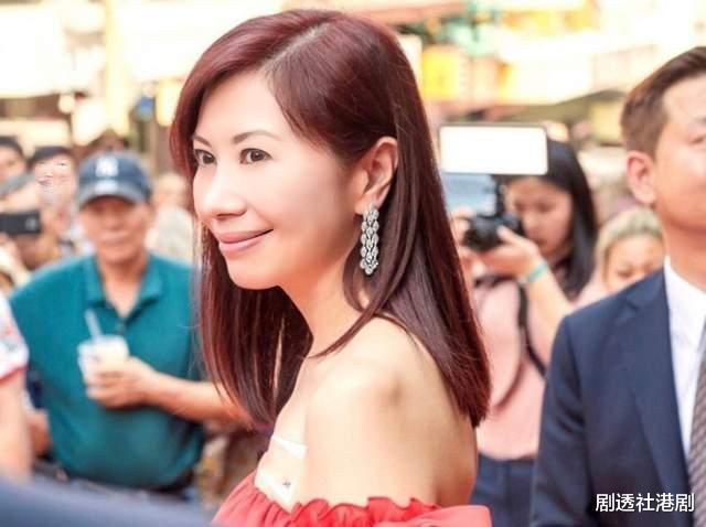 杨宝玲|知名港姐冠军晒泳装照！揽着三婚丈夫风韵犹存，网友：保养似少女