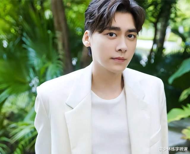 李易峰|李易峰嫖娼是行为艺术吗?贾浅浅写诗词是思想出轨?谁的危害更大