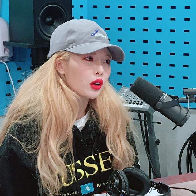 金泫雅|“性感小野马”金泫雅:曾因恋爱和公司解约的她,如今成顶流歌手