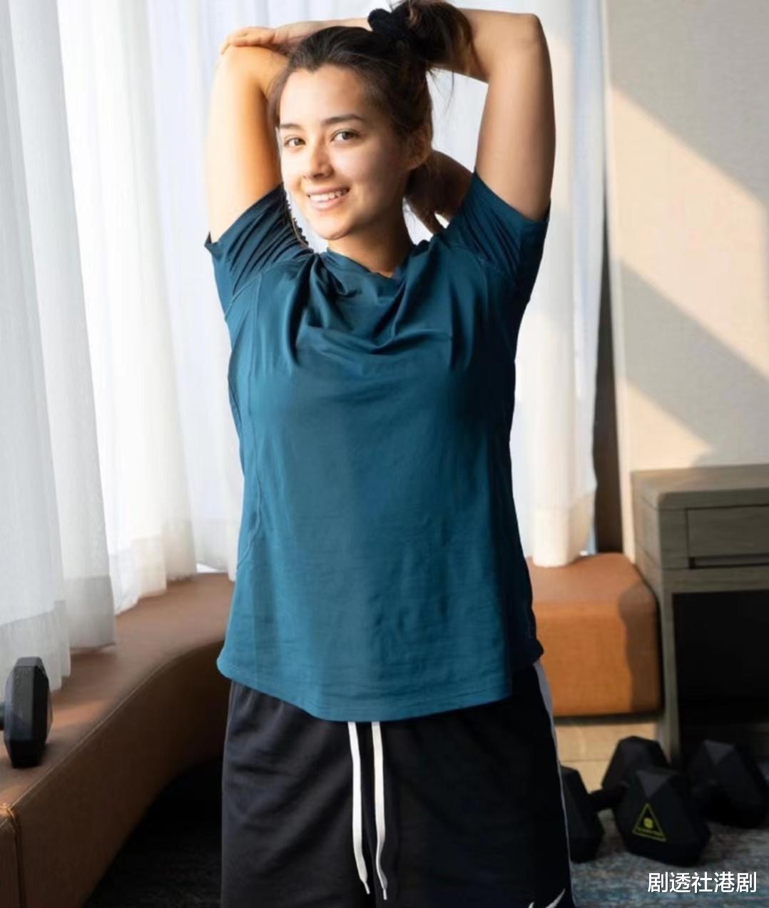 谢嘉怡|状态差别甚大！混血前港姐全素颜出镜吓坏网友，皮肤黝黑略显苍老