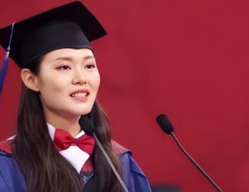 |女学霸表白北大“韦神”，生活照被扒，网友：不当明星可惜了