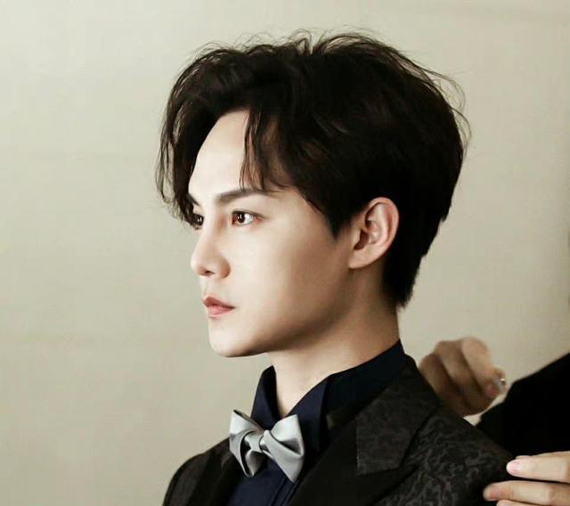 Angelababy 尹正发文求放过，表示自己没有立过人设，因减肥过度脸部垮掉