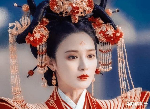 汪小菲|于正新剧又翻车？彭小苒造型颜值被嘲，网友：公主命变丫鬟脸