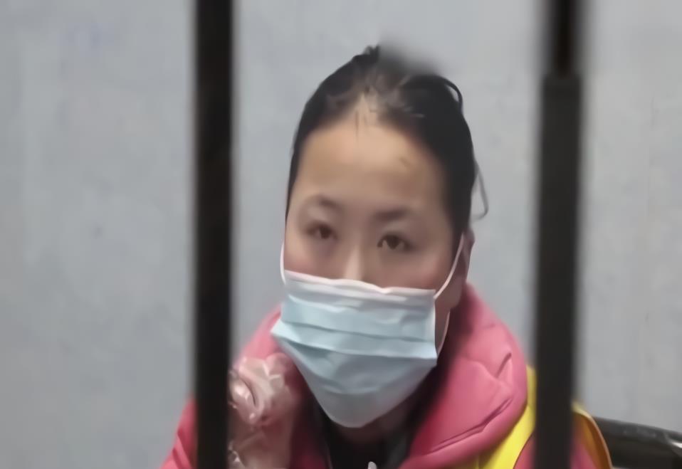 女孩放纵怀孕,在酒店厕所产子,掐死后扔垃圾桶:不知道父亲是谁