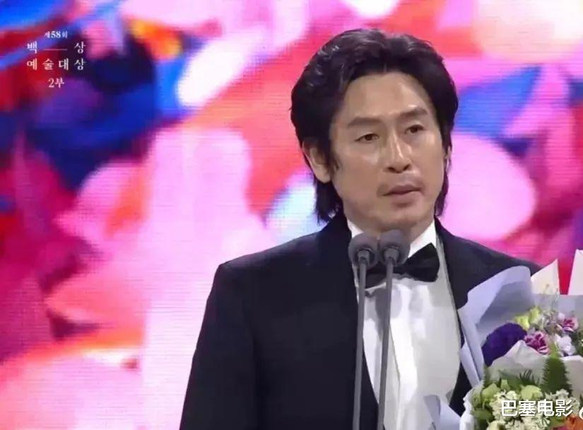 百想大赏红毯：林允儿惊艳，秀智美貌被束缚，朴宝剑腮肿了两个大