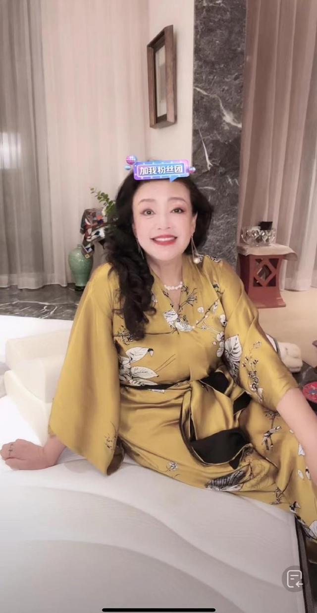 张兰|曝张兰曾当夜总会妈妈桑,为救旗下小姐遭客人威胁