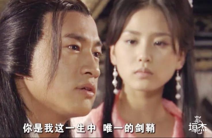 何润东|明明不好看,编剧却还在硬夸,这些被配角抢光风头的男主,太尴尬