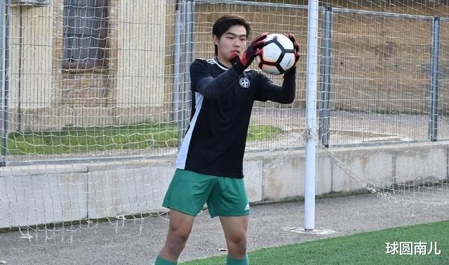 西班牙队|官宣！中国19岁天才球员留洋！转会西班牙球队，14岁拿“金手套”