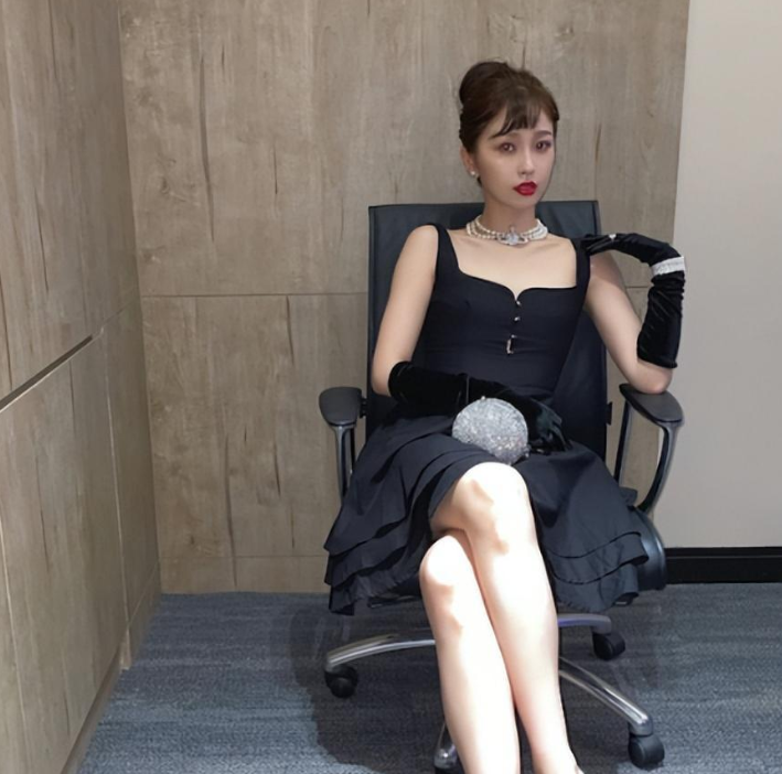 杰克·吉伦哈尔|小作精虞书欣,美貌和头脑并存,混不好就要回家继承家产