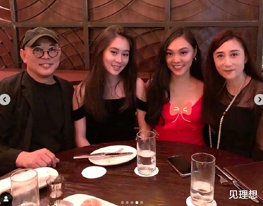 李连杰|李连杰22岁长女国外生活精致,穿着火辣和异性合影